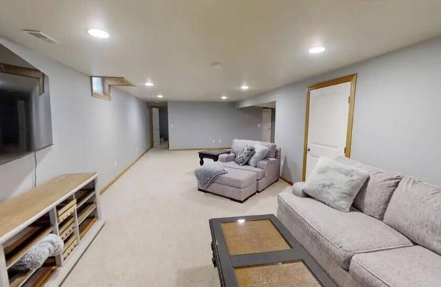 Bright 'n' Beautiful! 5 bedrooms 3 restrooms