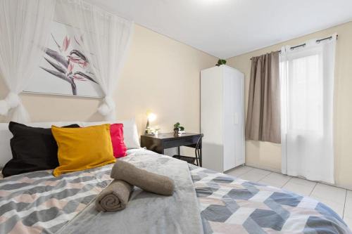 Bright Private Room - Nearby CBD UTS USYD - Seconds to Famous Eateries - Shared Bathroom