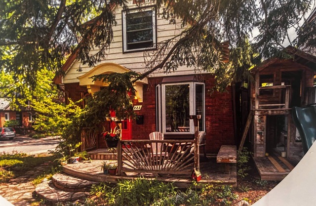 Bright Room in Beautiful Old Ottawa East. Steps from Canal. Ottawa at its best.