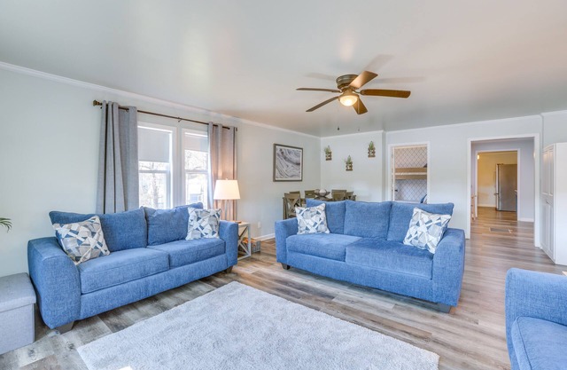 Bright Shelby Cottage w/ Deck & Creek Views!