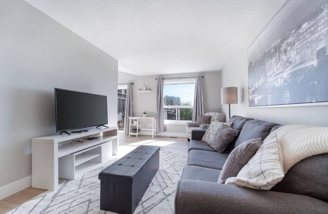 Bright & Spacious - 3-Bedroom Home