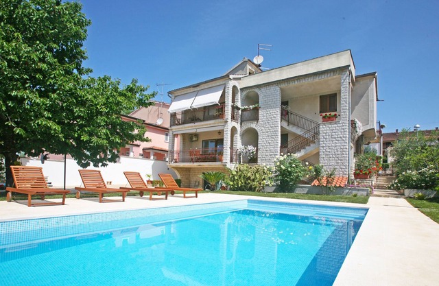 Appartement lumineux et spacieux avec piscine partagée