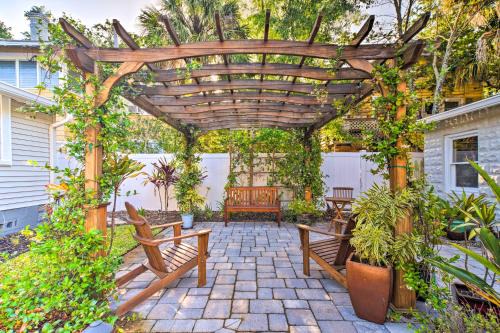Bright St Petersburg Home with Pergola and Garden