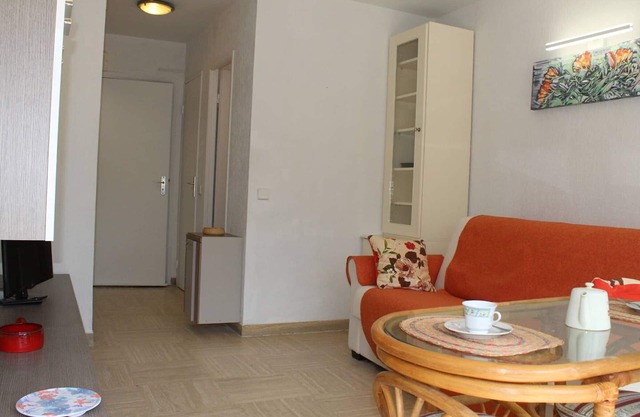 Charmant studio en RDJ, terrasse, jardin, proche mer et commerces, plein sud, 2 couchages