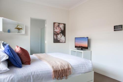 Bright Studio Steps from Westmead Hospital