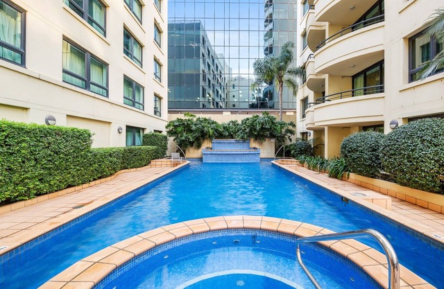 Bright Studio with Pool Access in Parramatta