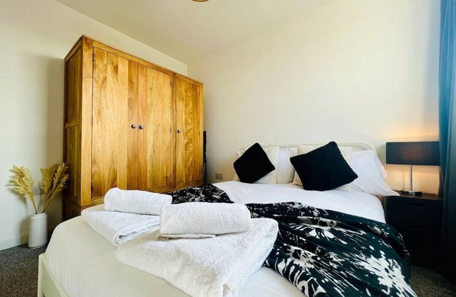 Bright & Stylish Central Flat by Christchurch Park