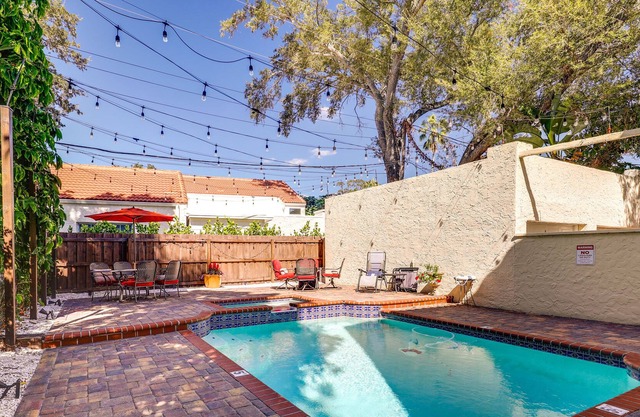 Bright Tampa Villa - Heated Pool, Hot Tub & Patio