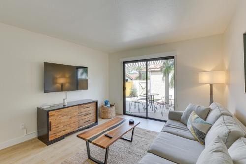 Bright Townhome in Carlsbad 1 Mile to Beach!