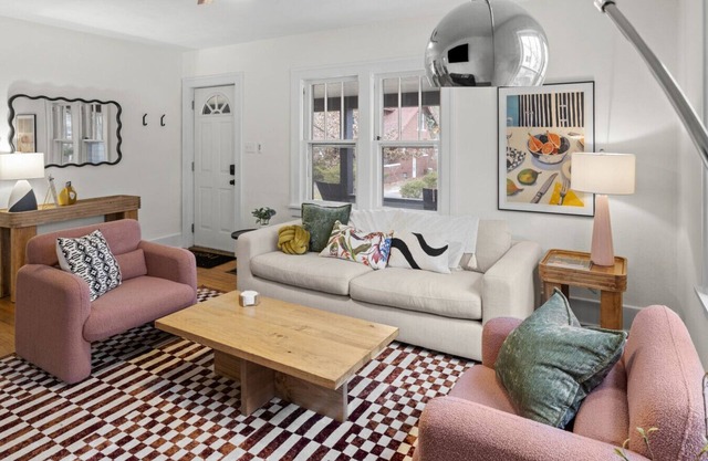 Brightside Bungalow - Quiet and close to Campus!