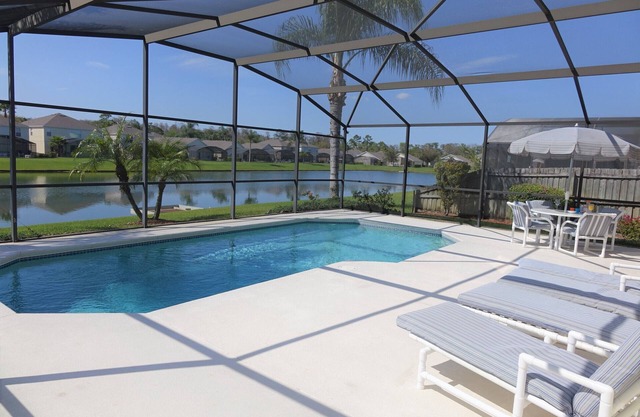 Luxury 5 Bed 4 Bath Villa 10 mins from Disney
