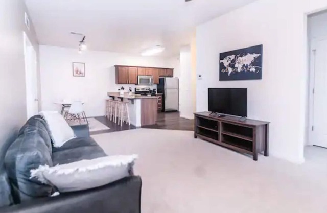 Brilliant, Modern Apartment in North Logan!