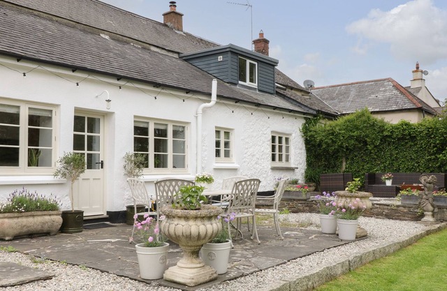BRIONY, romantic, character holiday cottage in Okehampton