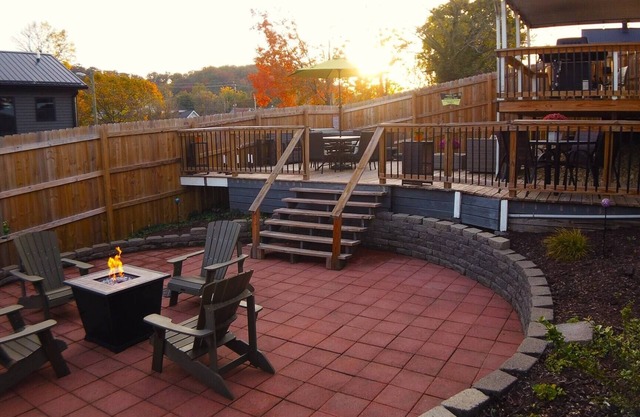 Bristol Abode-State St, Hot Tub & Firepit, Dogs OK