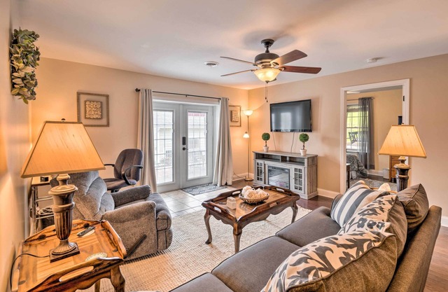 Bristol Escape w/ Patio, 2 Mi to Downtown!