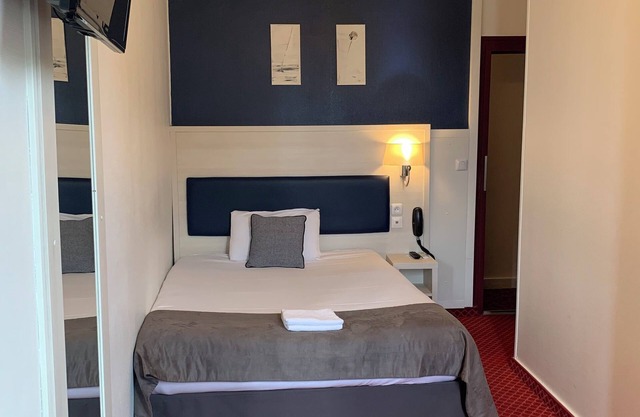 Brit Hotel Bleu Nuit
