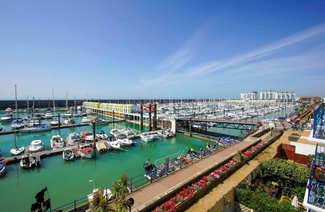 Britannia Harbour View: 2 lits, 4 personnes, parking, balcon, WiFi
