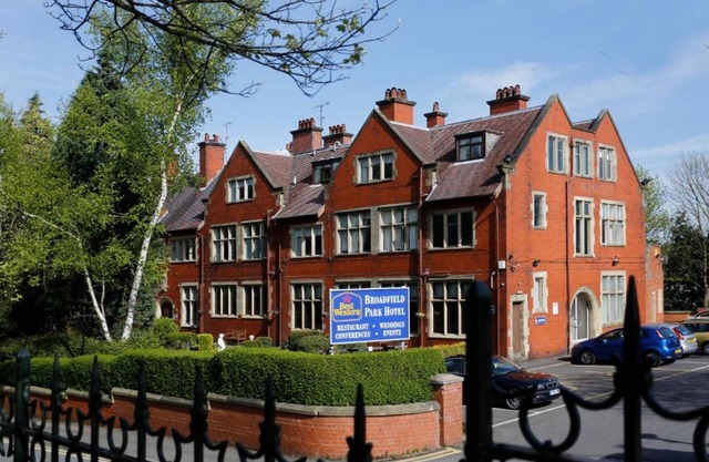 Broadfield Park Hotel