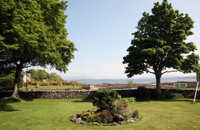Broadford Hotel