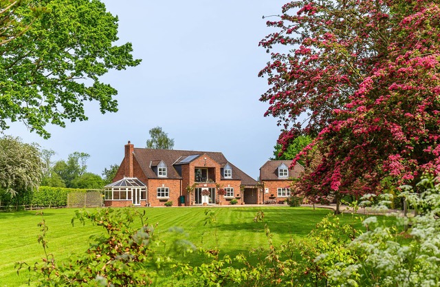 Feuillus Maison, SKELLINGTHORPE