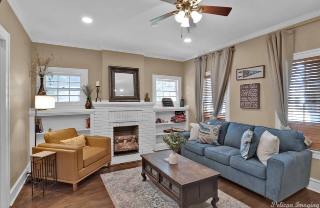 Broadmoor 3 Bed Pet Friendly Fenced Backyard