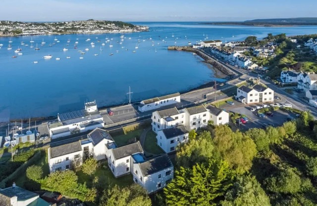Broadwaters - 2 bed waterfront apartment in Instow