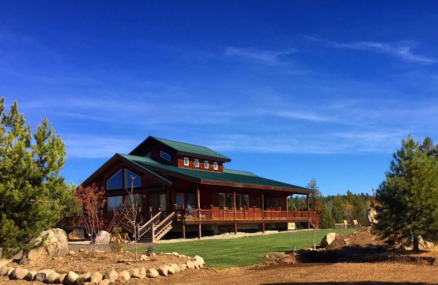 Broken Ridge Ranch-sleeps 34 - Hot Tub - Game Room - AC - Kids Play Area