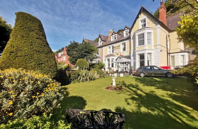 Bron Orme Private Hotel