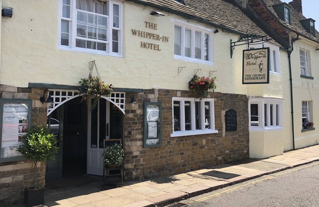 Brook Whipper-In Hotel