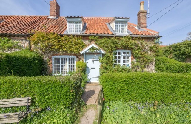 Brooke Cottage est tout ce que vous pouvez imaginer dans un vieux cottage traditionnel de Norfolk.
