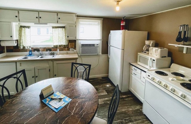Brookside Cottages and Resort Dandy Cottage