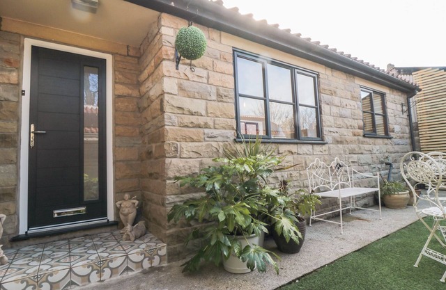 BROOKWOOD, family friendly, luxury holiday cottage in Thornton Dale
