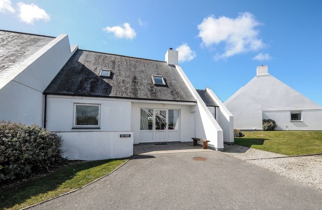 BRYHER, pet friendly, country holiday cottage in Polzeath