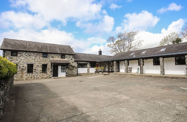 Bryn Eira Stables, LLANFAIRPWLLGWYNGYLL