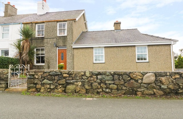 Bryn Lleuddad, SARN MEYLLTEYRN