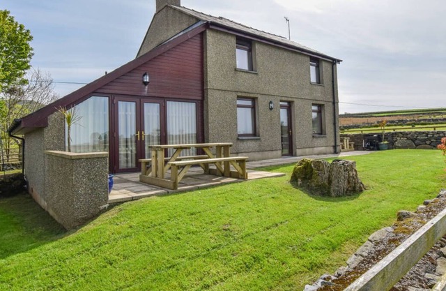 Située dans l'une des vallées les plus pittoresques de Snowdonia, cette ferme spacieuse offre un cadre paisible