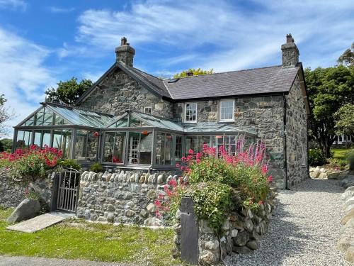 Bryncynan Fawr Farmhouse