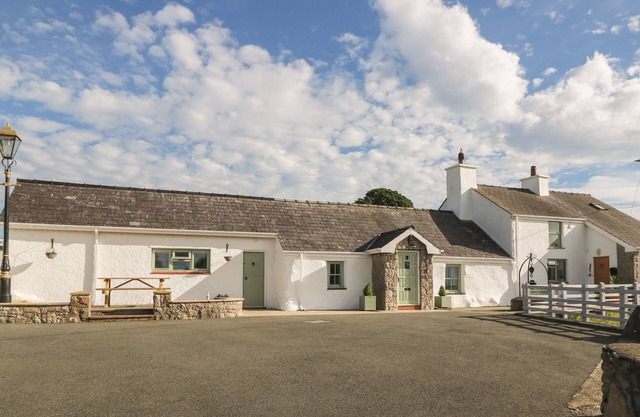 Buarthau Cottage, LLANRUG