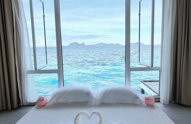 Bubblefish water villa