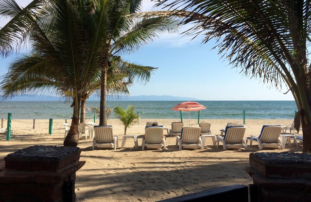 BUCERIAS EX-LARGE CASA ~ Lush Tropical Gardens ~ Plage privée ~ Super emplacement!
