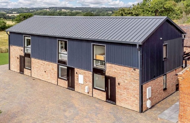 Buck Cottage. Purpose-built, disabled adapted, with hot tubs