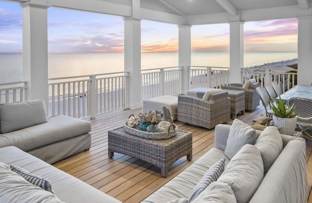 ** GULF FRONT HOME ** Situé dans Seaside Proper, à quelques pas de la plage et du centre-ville, 10 personnes!