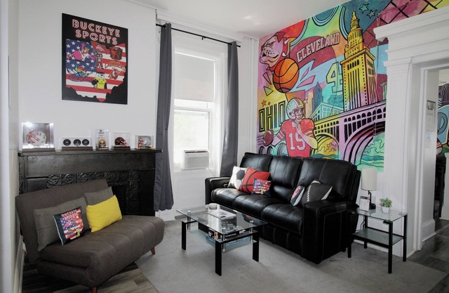 Buckeye Sports ~ Mins to CP & SF ~ King/WD/Pet OK/Kids Friendly/Largest Mural