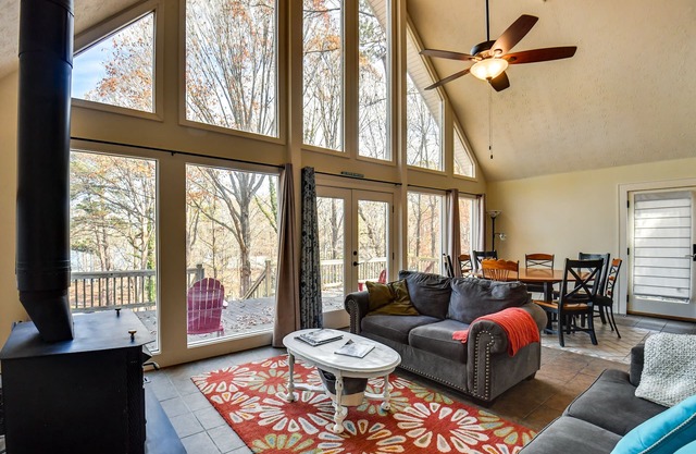 Buckhead Home w/ On-Site Lake Oconee Access!