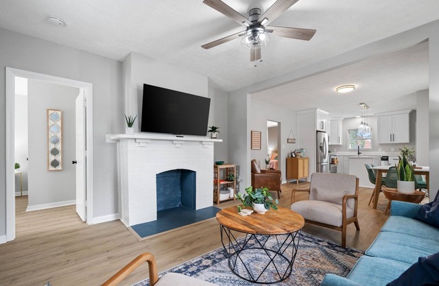 Buckroe Beach House ~ Walk to Beach / Only 3 Blocks! Close to VA Hospital!
