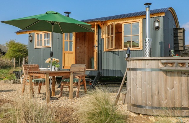 Buddy (Shepherds Hut, KIBWORTH