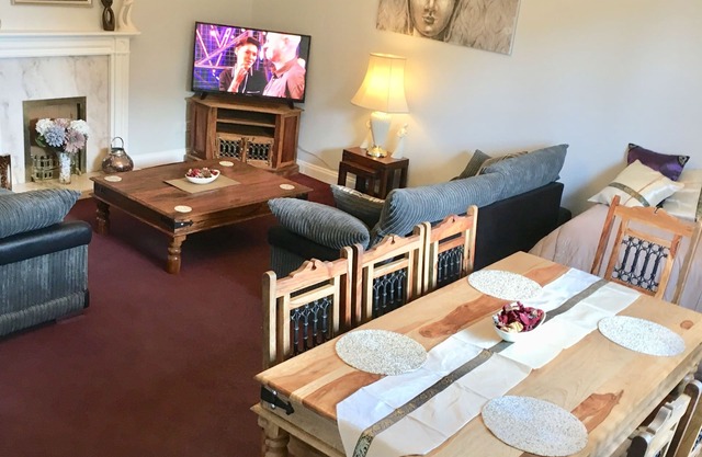BUDGET HEBERGEMENT MINS DE LA JONCTION 30M1 PARKING GRATUIT. Chesterfield
