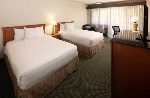 Budget-Friendly Accommodations at Red Lion Hotel Bellevue! Outdoor Pool