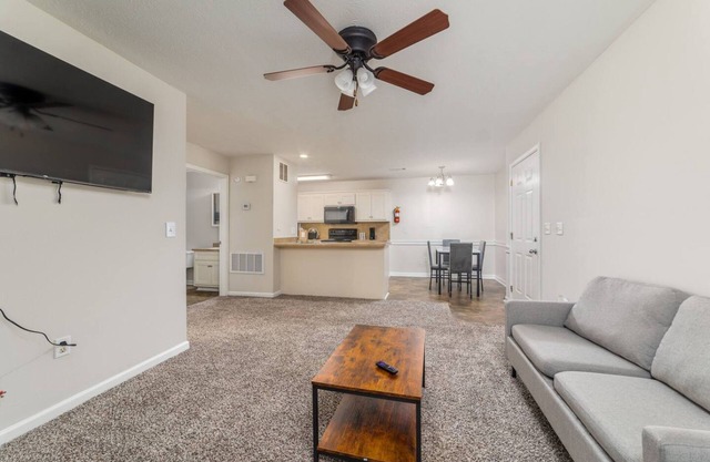 Modern 1BR Pool Parking Access