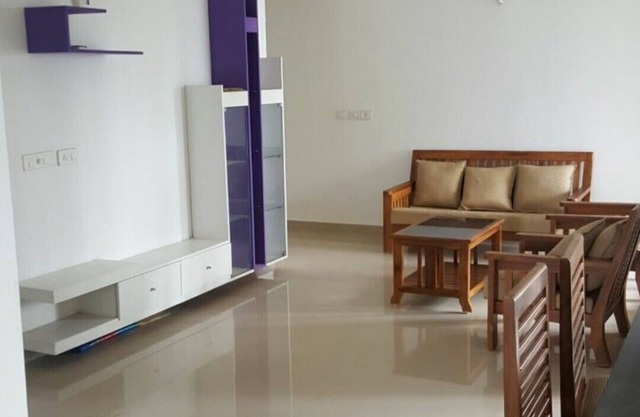 Appartement pas cher AC 3bhk près du stade Kaloor.